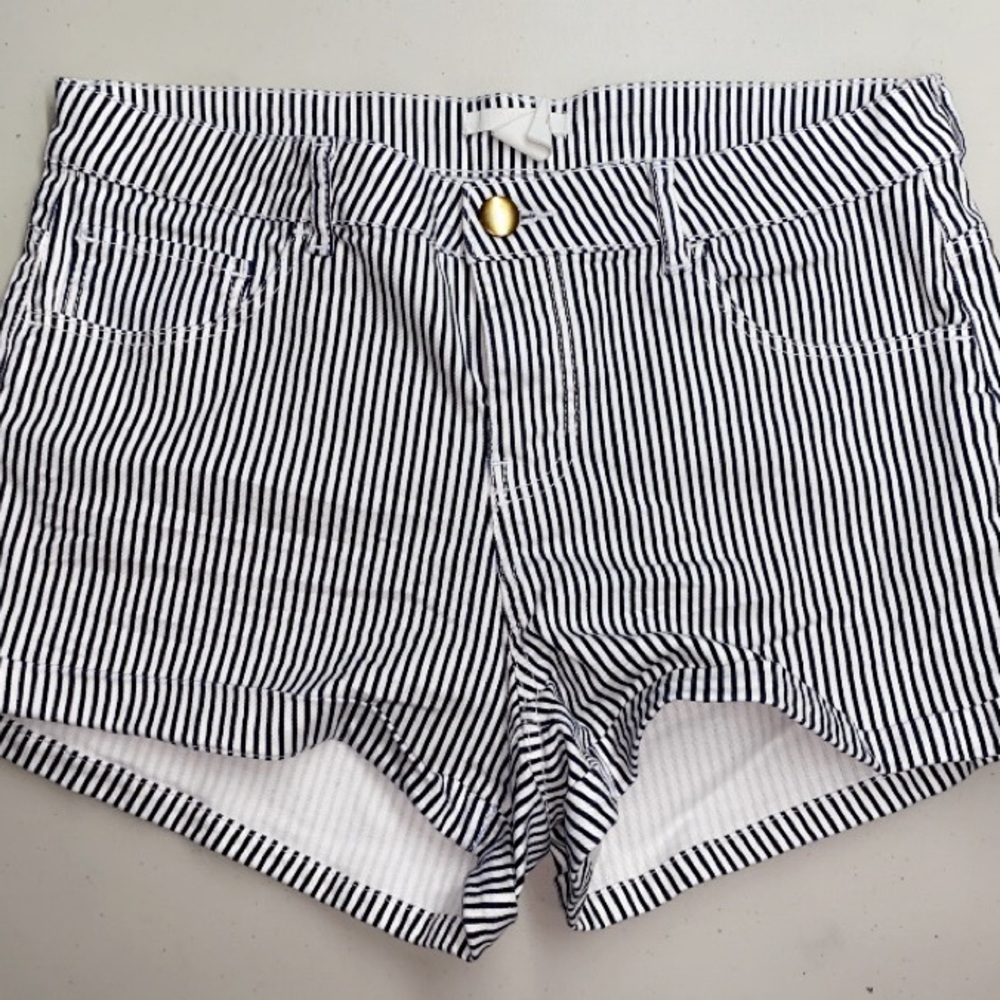 h&m black and white size 8 shorts